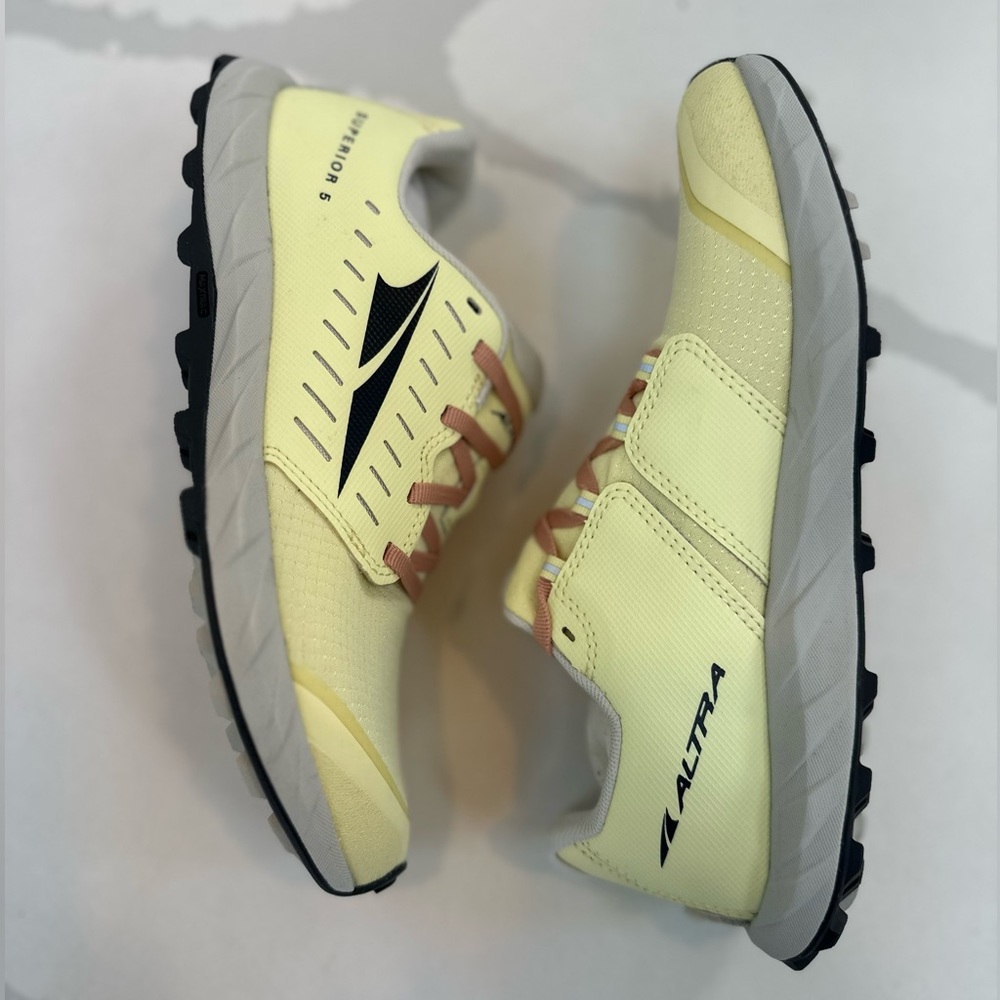 Women’s Altra superior 5 trail running shoes